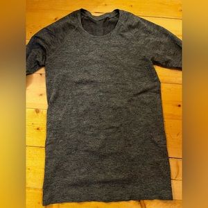 Lululemon long sleeve swiftly shirt with thumbholes